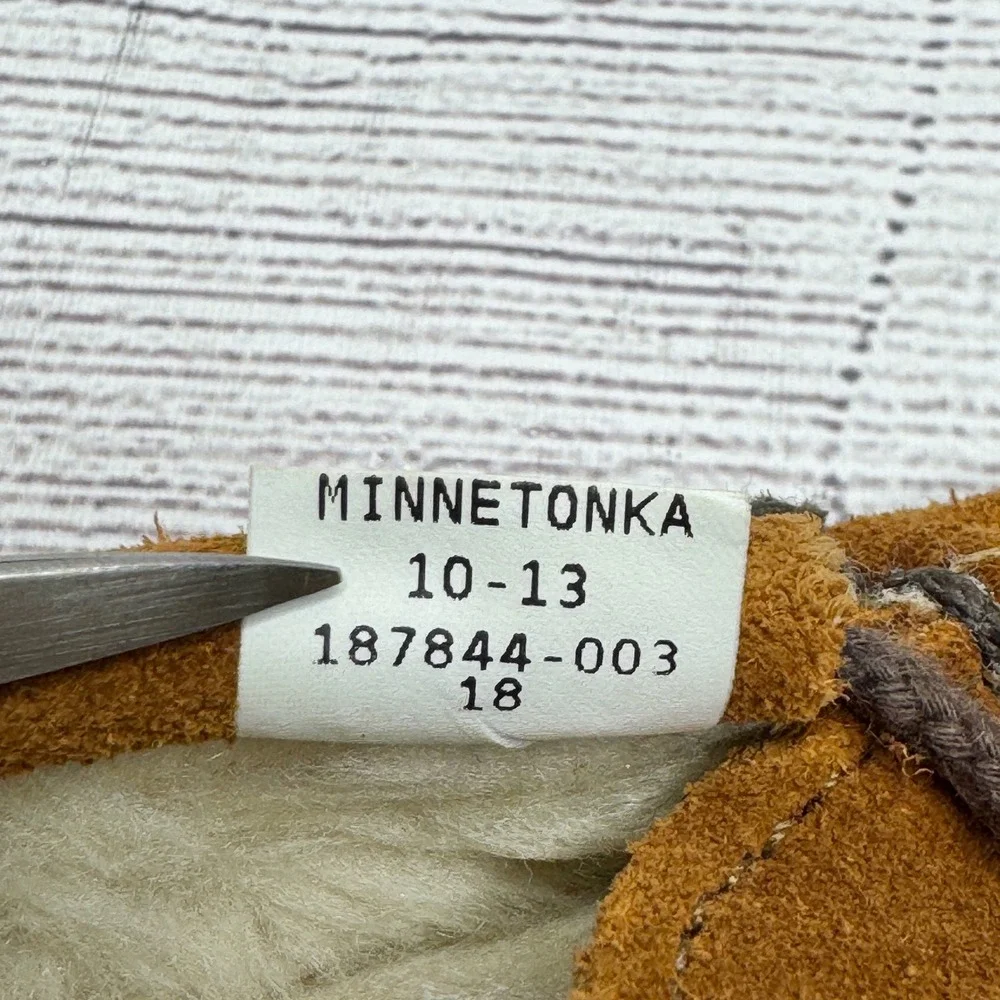 Minnetonka Kids size 3 Moccasins Slippers Brown Suede Leather Lined Shoes‎